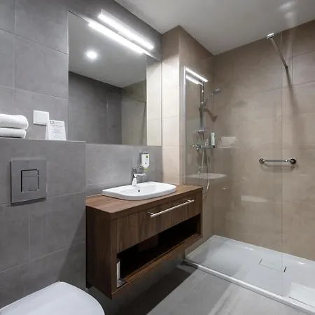 Db Hotel 4*